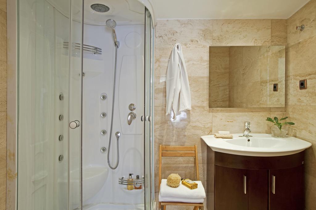 ברצלונה Ainb Las Ramblas-Colon Apartments מראה חיצוני תמונה