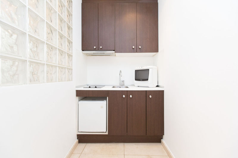 ברצלונה Ainb Las Ramblas-Colon Apartments מראה חיצוני תמונה
