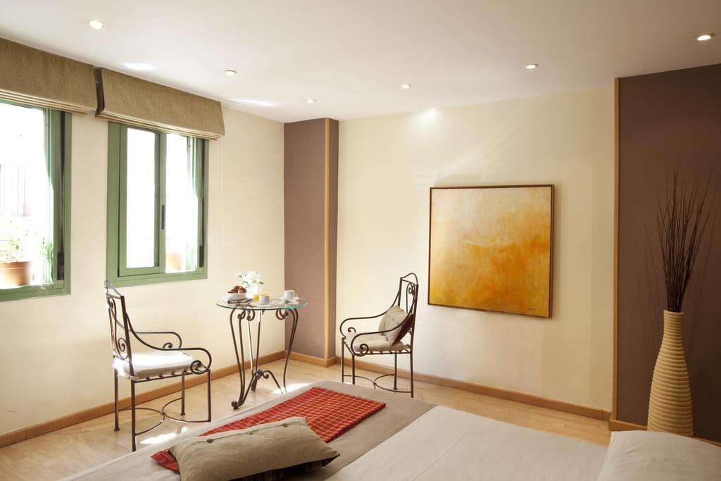 ברצלונה Ainb Las Ramblas-Colon Apartments מראה חיצוני תמונה